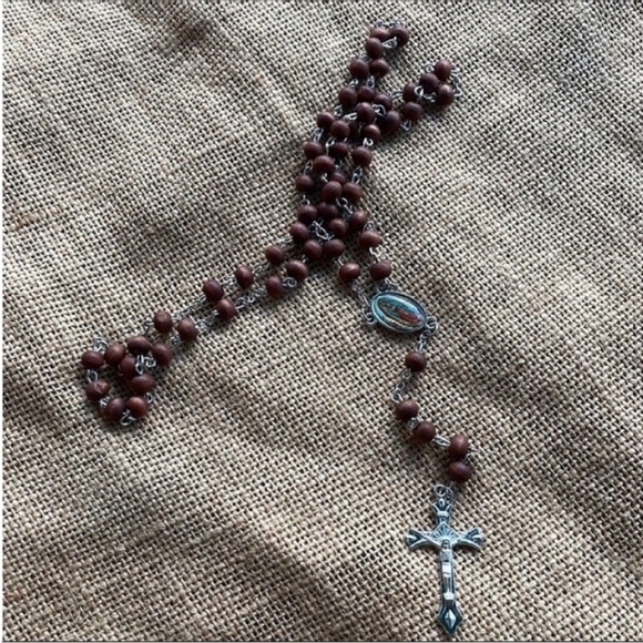 Virgin marry rosary wooden catholic necklace New with box New NIB - Picture 6 of 7